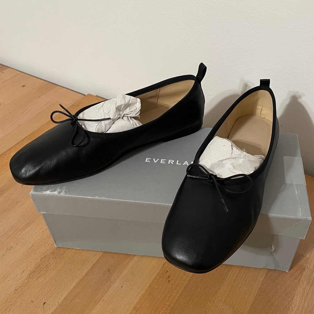 Everlane The Italian Leather Day Ballet Flat New with box - size 7.5